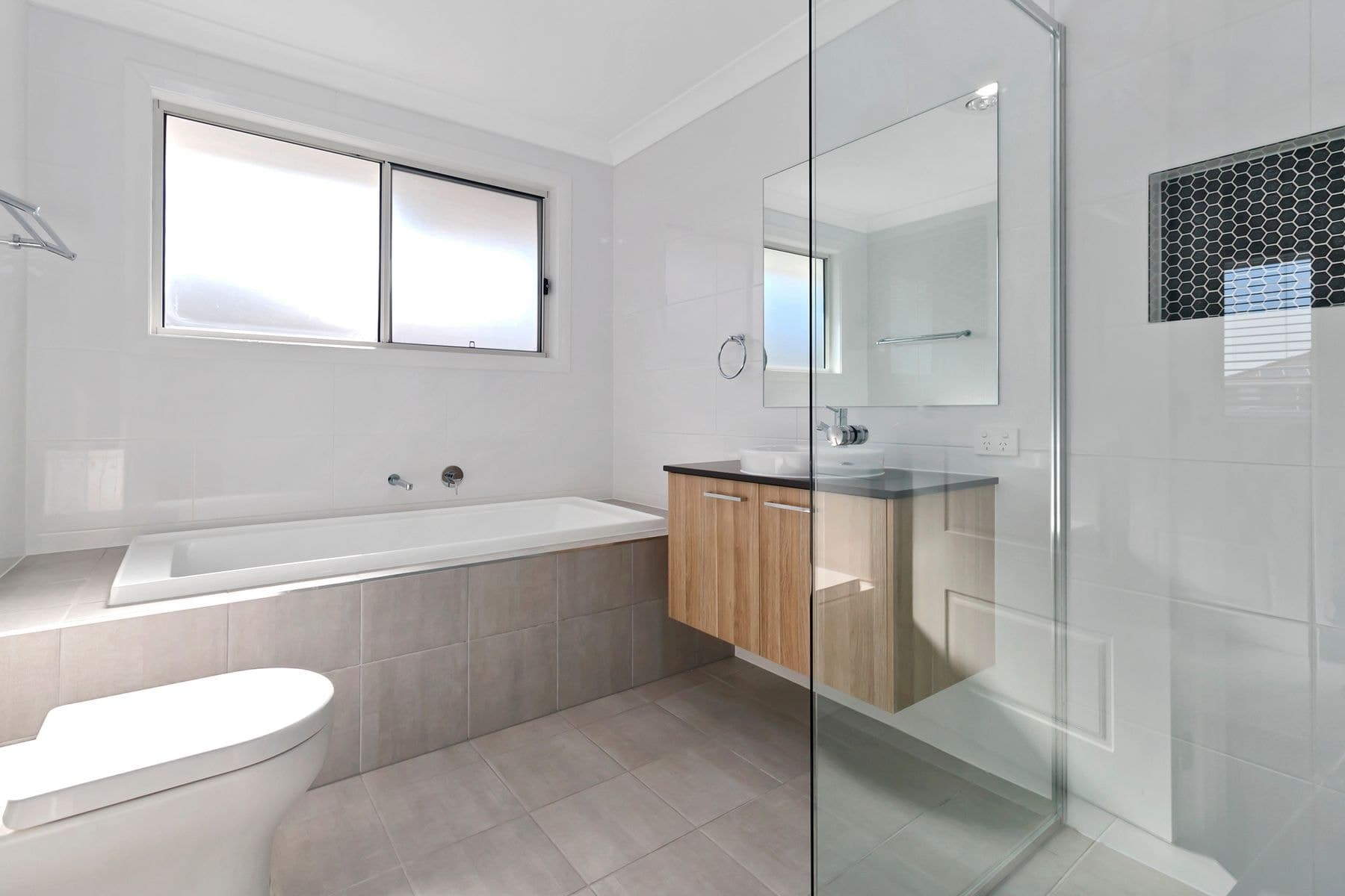 12 Wewak Street, Holsworthy NSW 2173, Holsworthy - Thumbnail 7