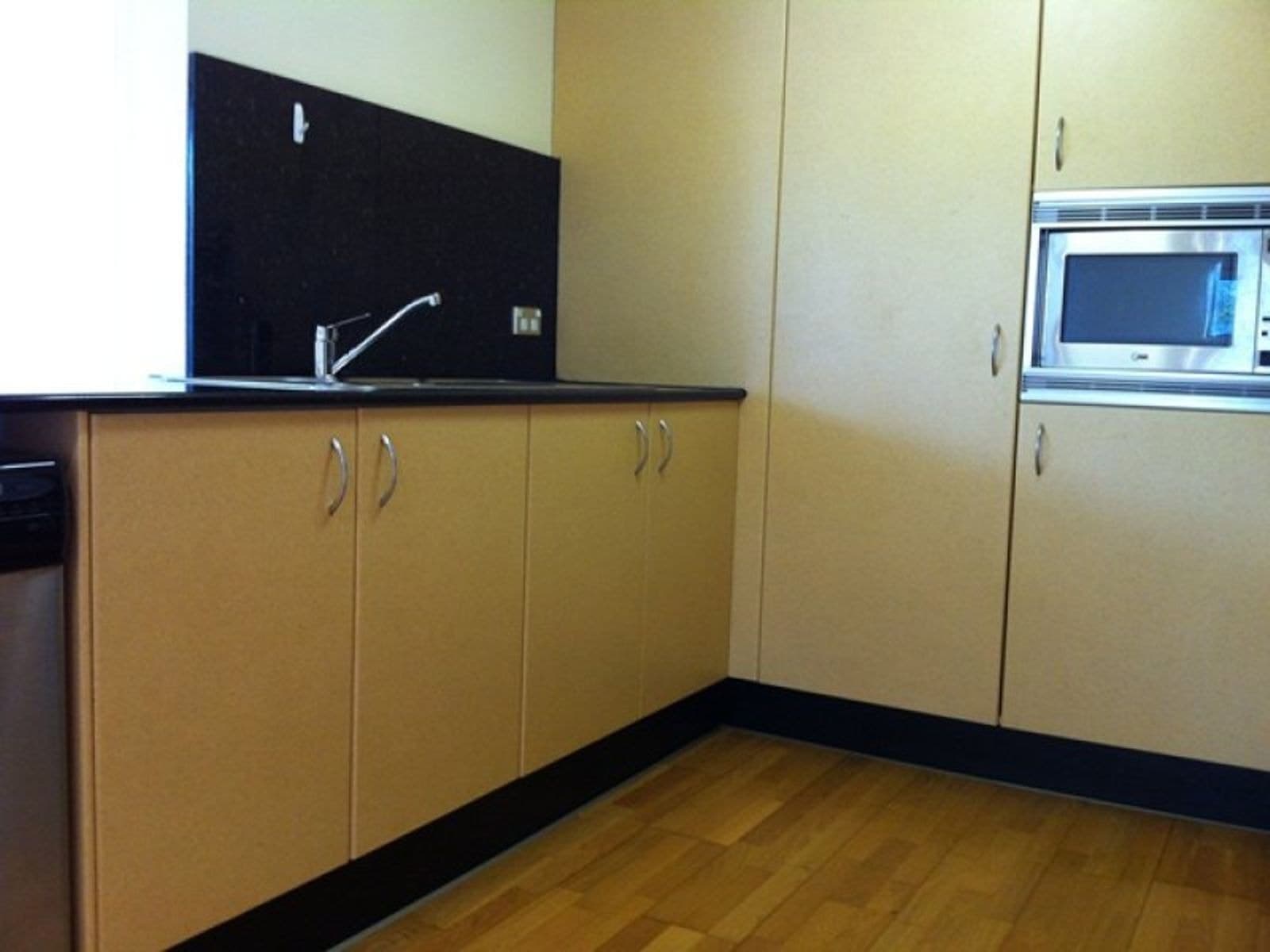 4/134 Stanhill Drive, Chevron Island QLD 4217, Chevron Island - Thumbnail 5