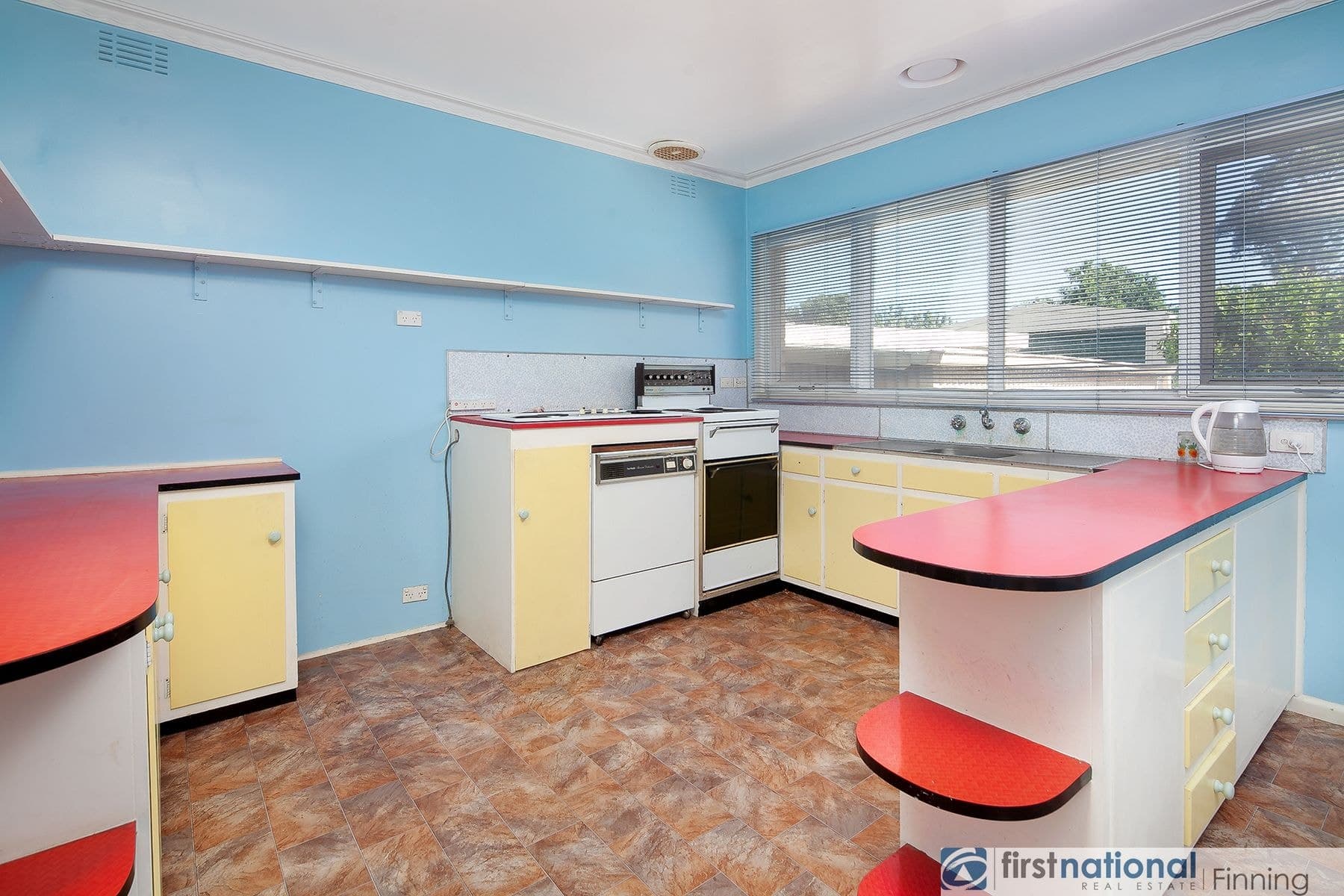 15 Bakewell Street, Cranbourne VIC 3977, Cranbourne - Thumbnail 2