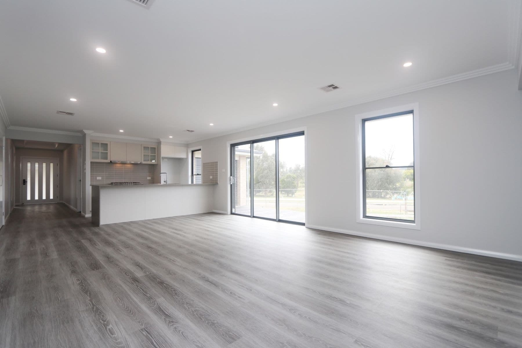 22 Madeleine Drive, Goulburn NSW 2580, Goulburn - Thumbnail 3