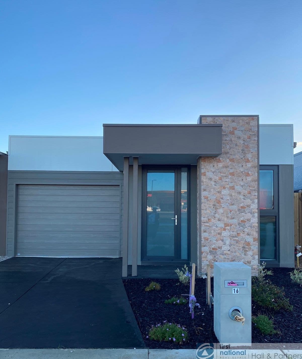 16 Rooney Road, Clyde North VIC 3978, Clyde North - Image 1