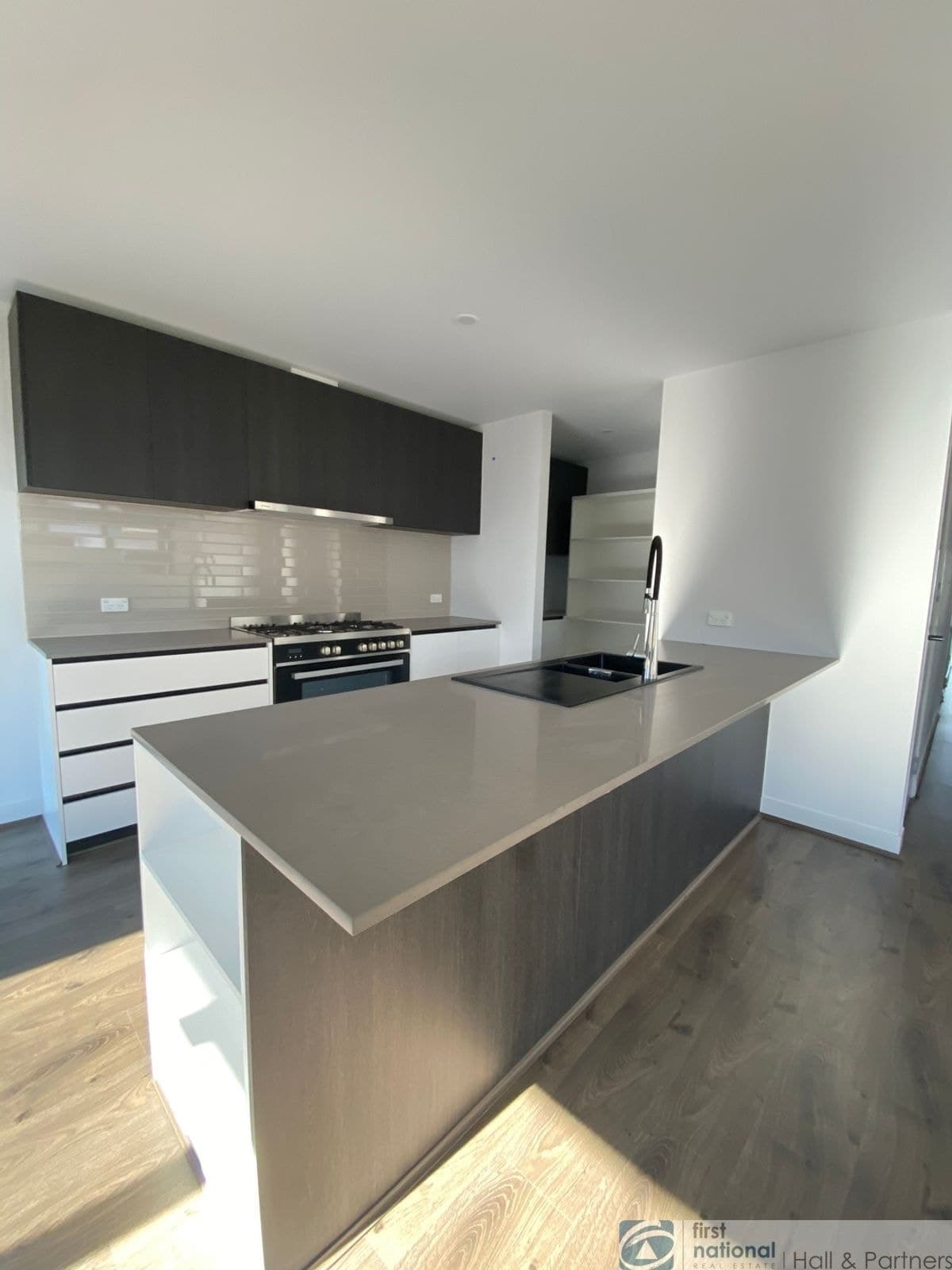 16 Rooney Road, Clyde North VIC 3978, Clyde North - Thumbnail 4