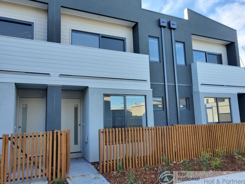 21 Sire Walk, Pakenham VIC 3810, Pakenham - Image 1