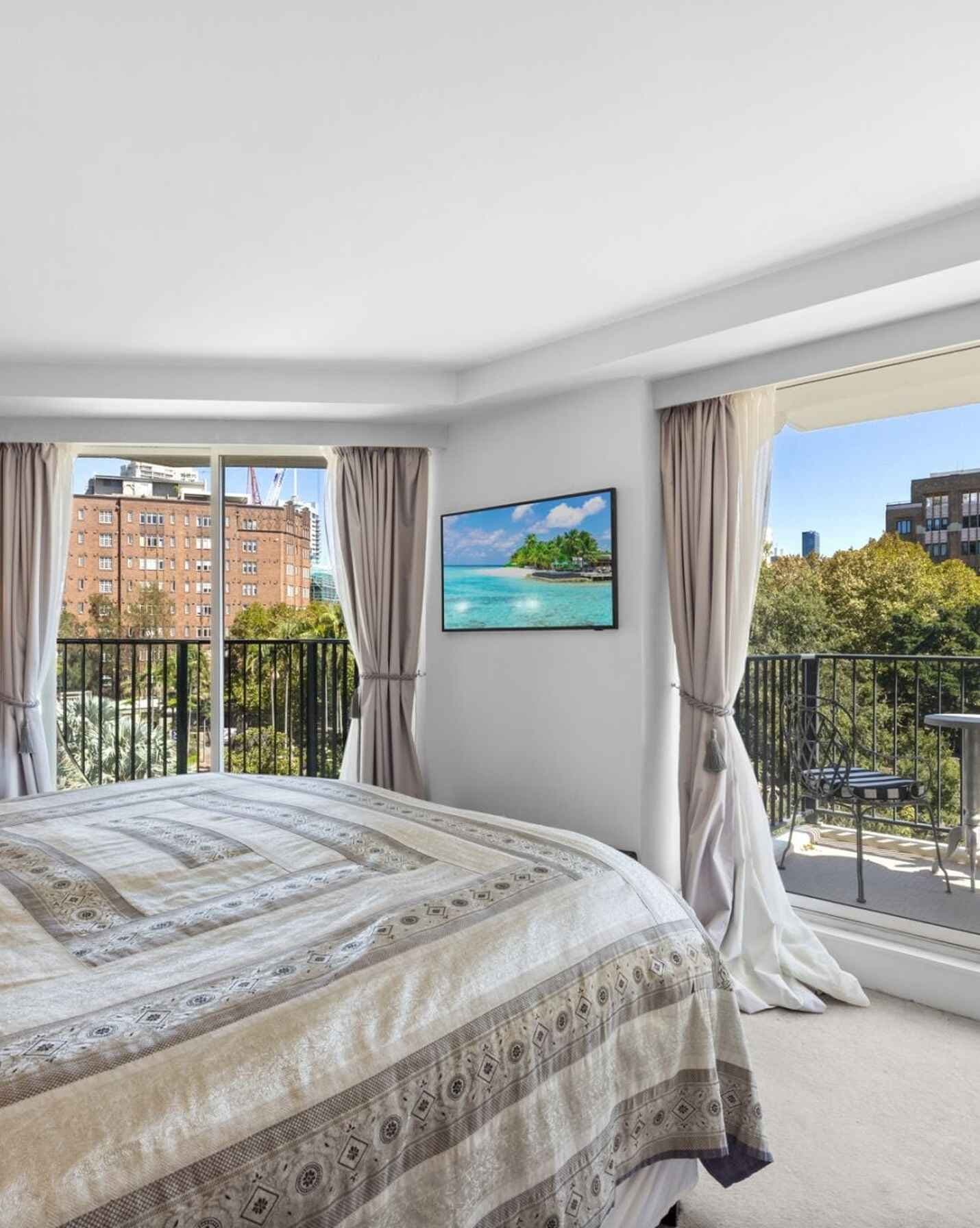 516/2A Elizabeth Bay Road Potts Point, Point - Thumbnail 2