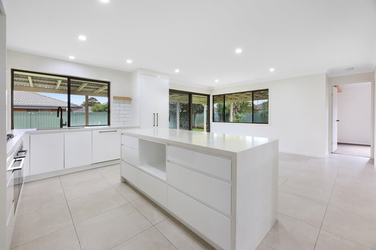 8 Whipbird Court, Burleigh Waters QLD 4220, Burleigh Waters - Thumbnail 4