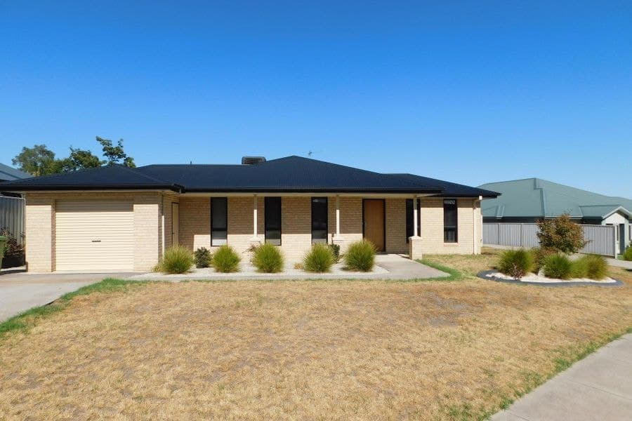 1/30 Thorneycroft Avenue, Wodonga VIC 3690, Wodonga - Image 1