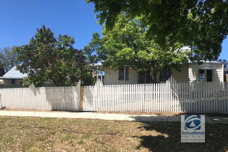 8 Loch Street, Beechworth VIC 3747, Beechworth - Image 1