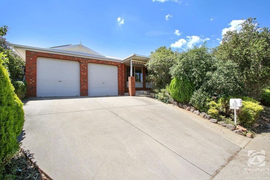18 Peacock Avenue, West Wodonga VIC 3690, West Wodonga - Image 1