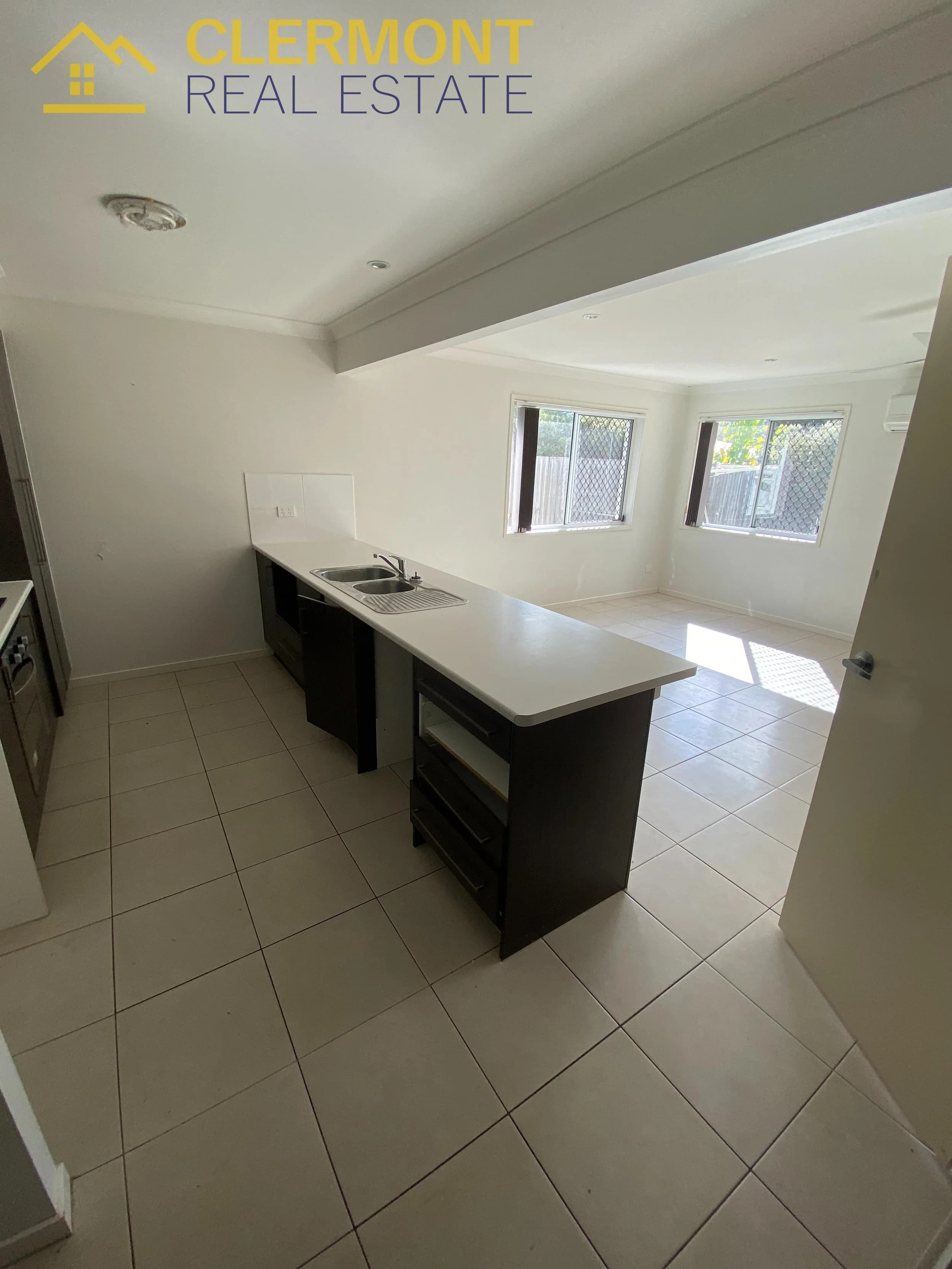 47 McDonald Flat Road, Clermont - Thumbnail 3