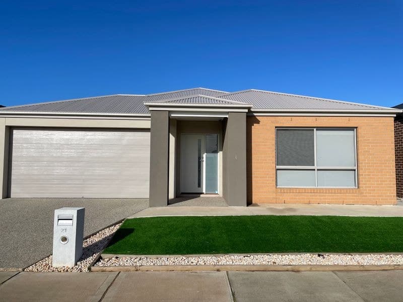 21 Centurion Avenue, Tarneit VIC 3029, Tarneit - Image 1