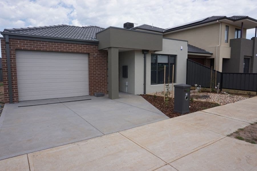 32 Pauline Way, Tarneit VIC 3029, Tarneit - Image 1
