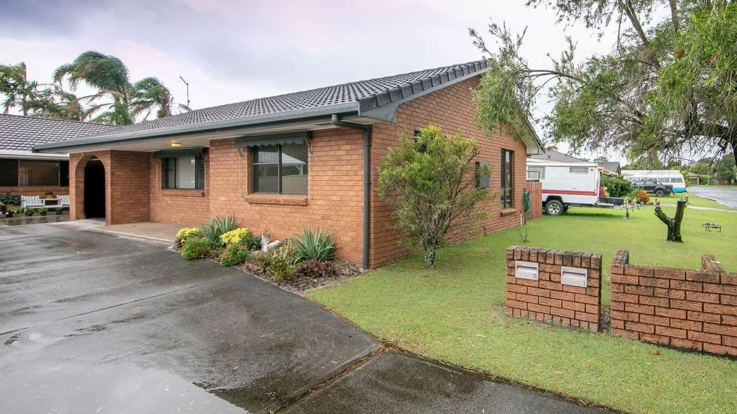 2/9 Hakea Avenue, Yamba NSW 2464, Yamba - Image 1