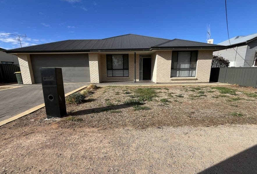 15 First Street, Quorn SA 5433, Quorn - Image 1