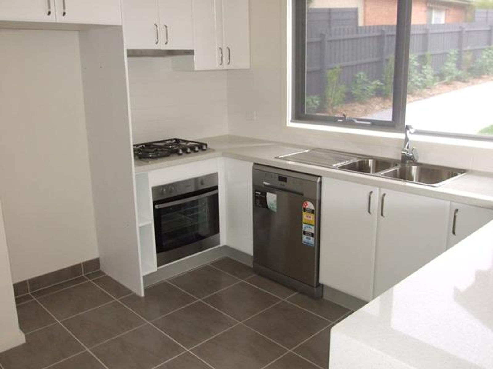 2/25 Helen Road, Ferntree Gully VIC 3156, Ferntree Gully - Thumbnail 3
