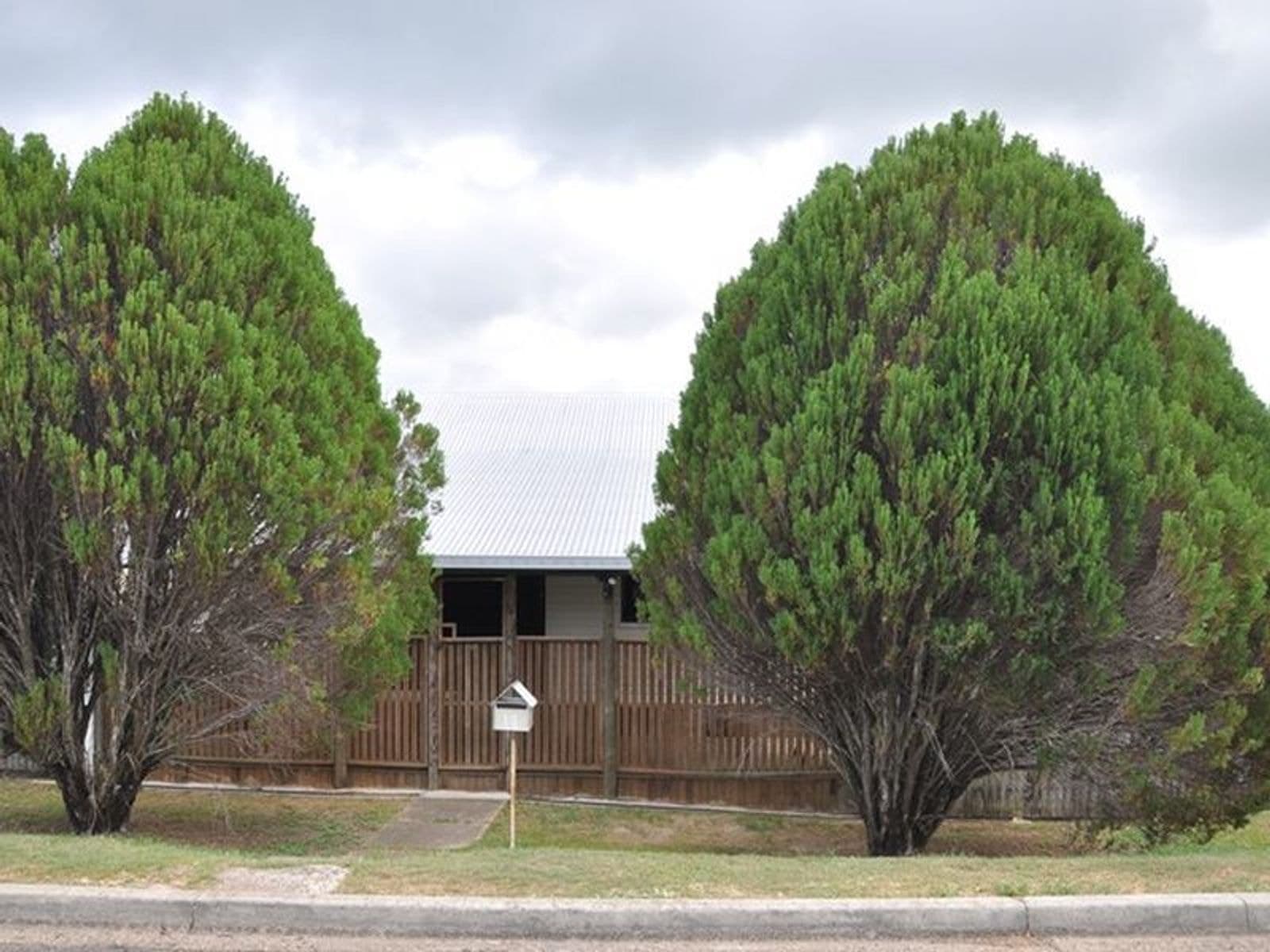 13 Hill Street, Sarina QLD 4737, Sarina - Thumbnail 2