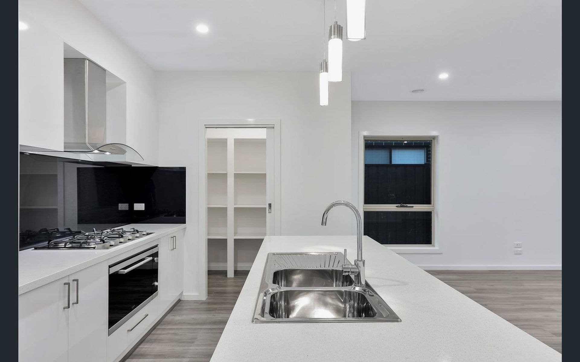604 Grand Boulevard, Craigieburn VIC 3064, Craigieburn - Thumbnail 4
