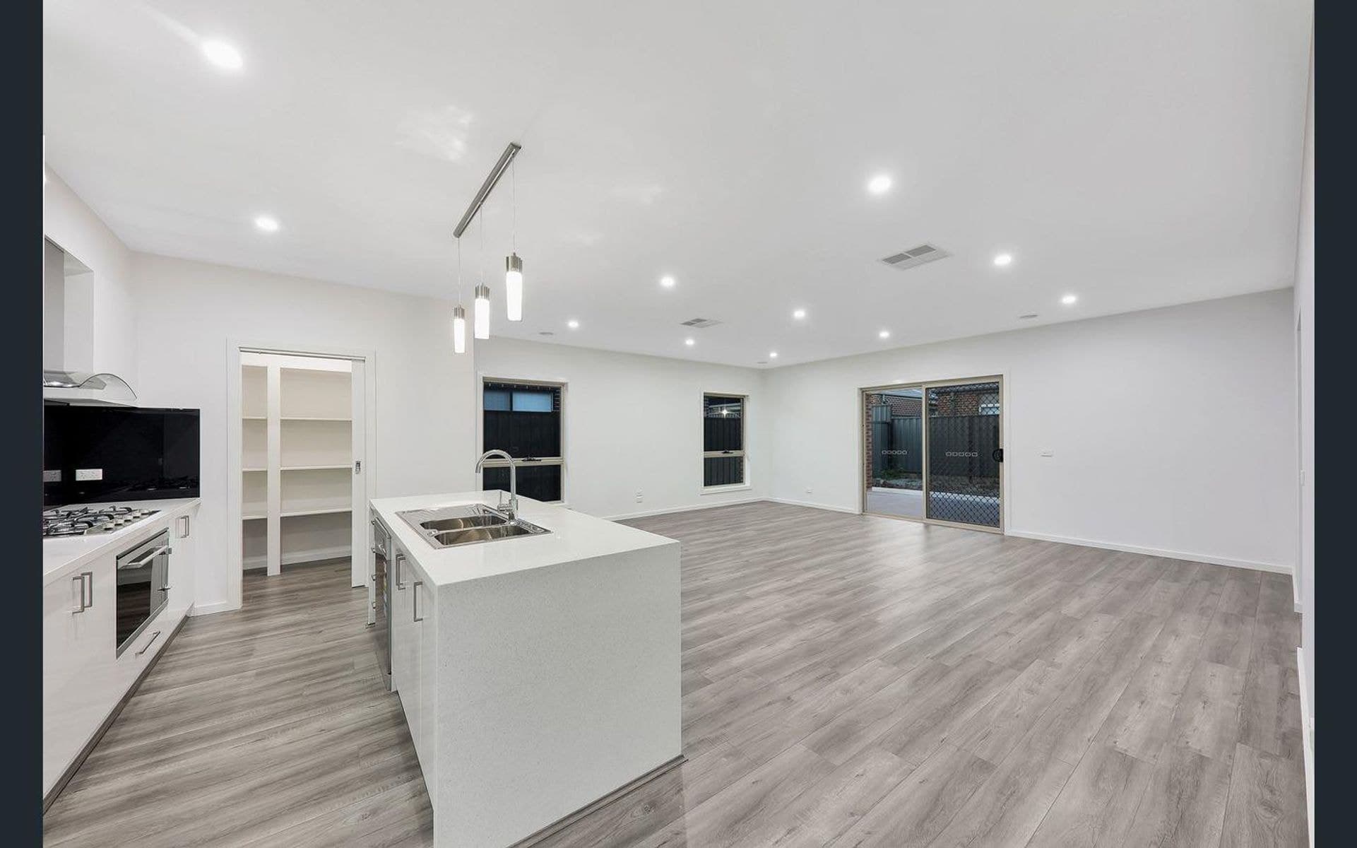 604 Grand Boulevard, Craigieburn VIC 3064, Craigieburn - Thumbnail 6