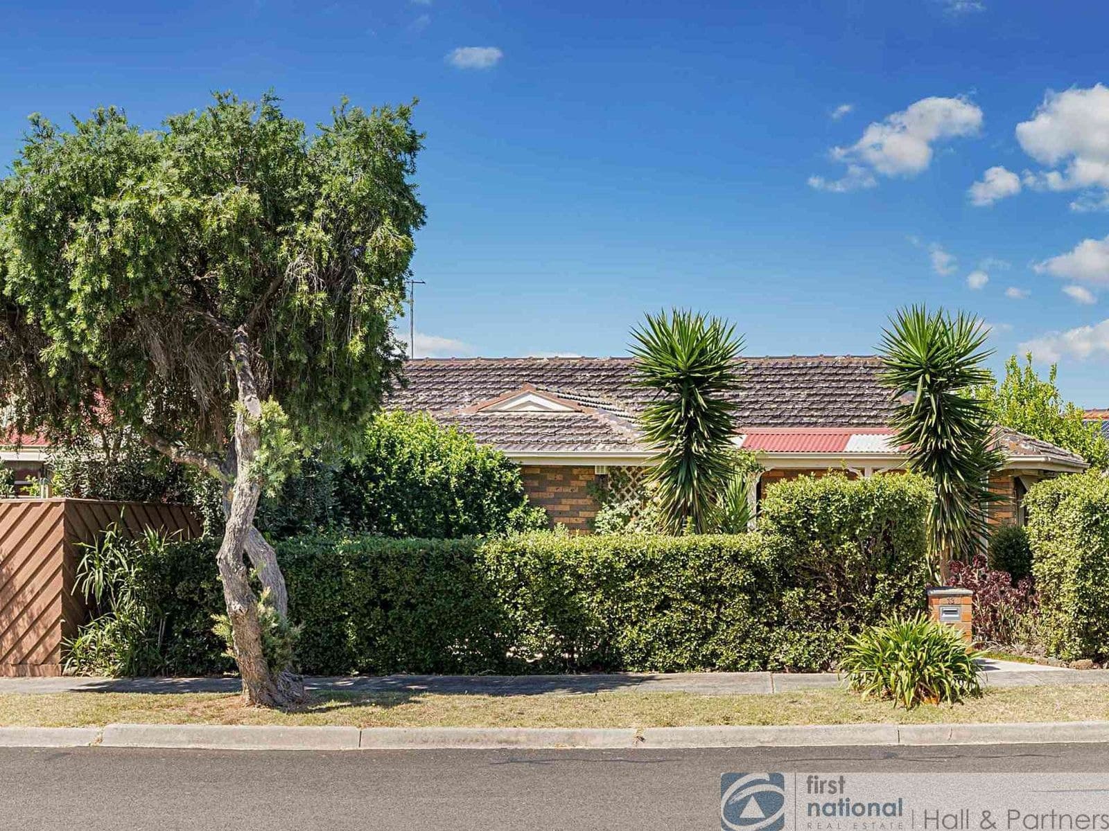 13 Ascot Drive, Noble Park North VIC 3174, Noble Park North - Thumbnail 2