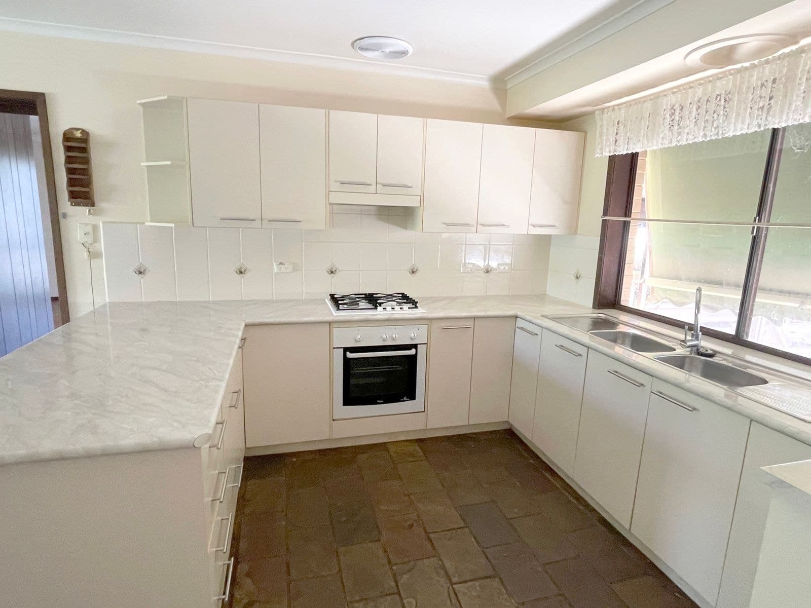 1 Kalera Court, Wheelers Hill VIC 3150, Wheelers Hill - Thumbnail 2
