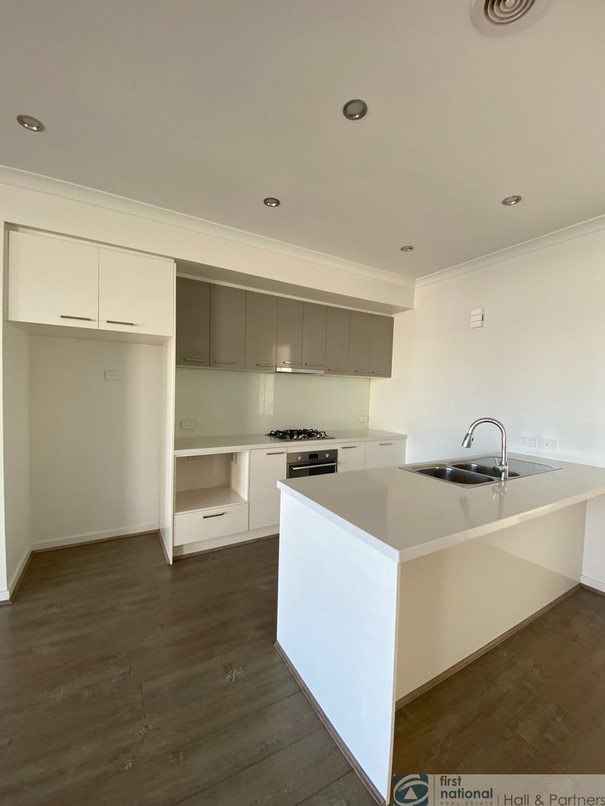 22 Quarter Circuit, Springvale, VIC 3171, Springvale - Thumbnail 6