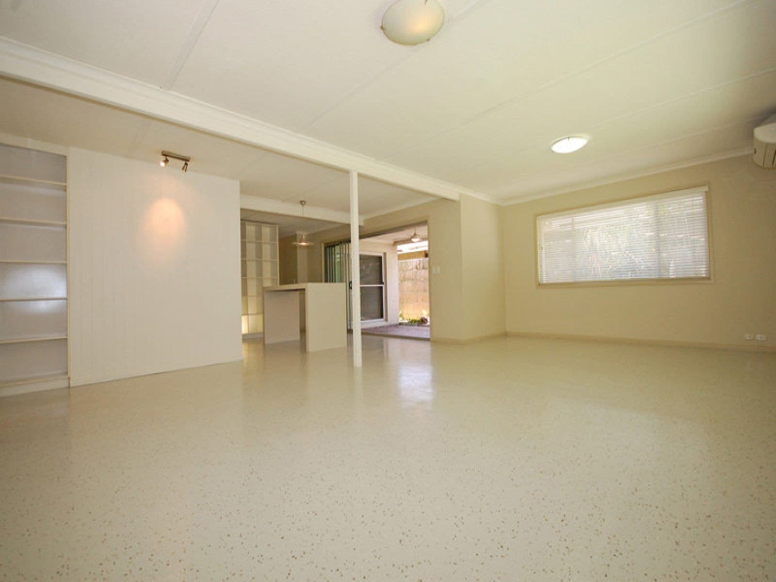 57 Shaw Street, Southport QLD 4215, Southport - Thumbnail 5