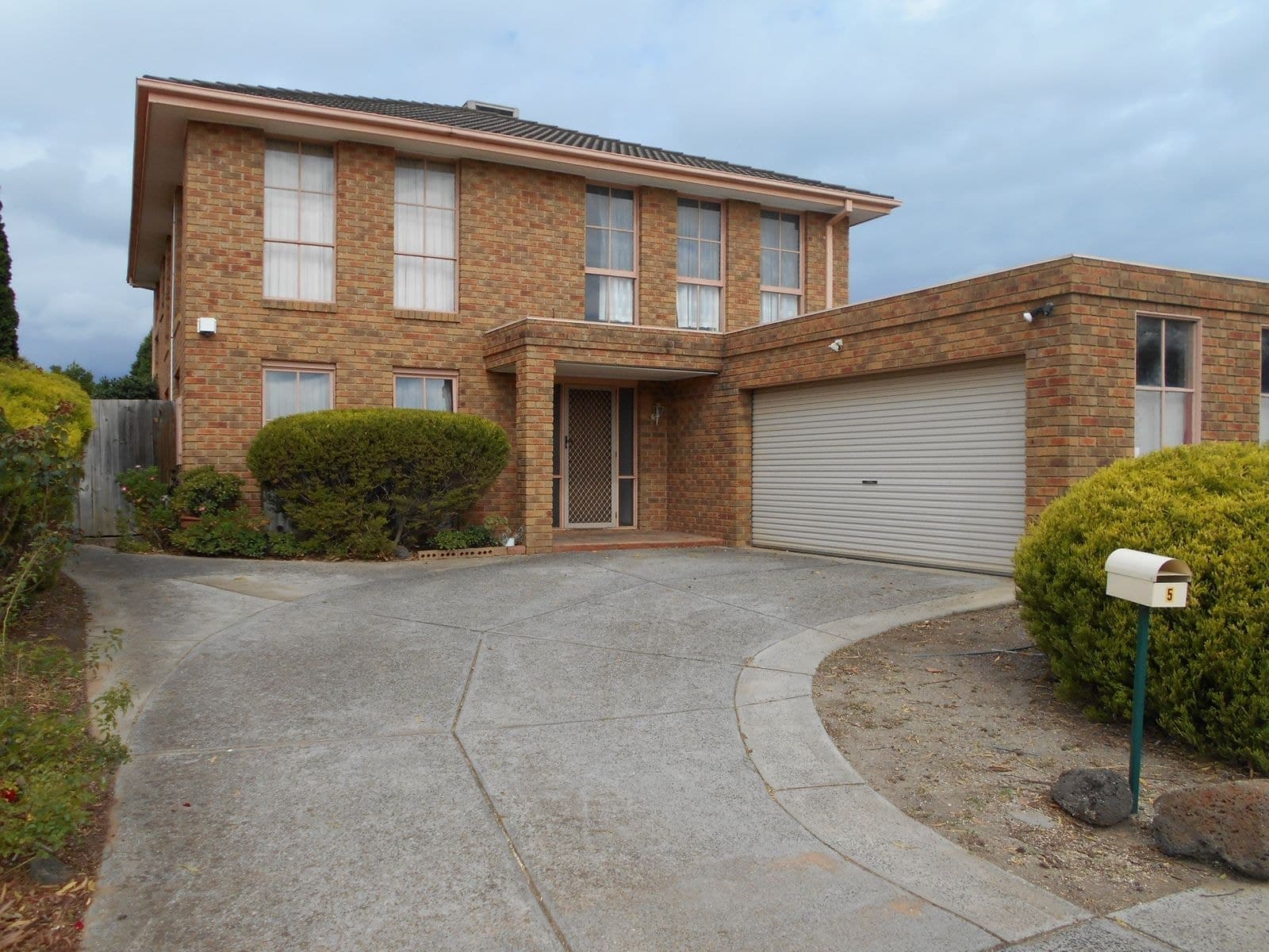5 Jeanbart Court, Wantirna South VIC 3152, Wantirna South - Image 1