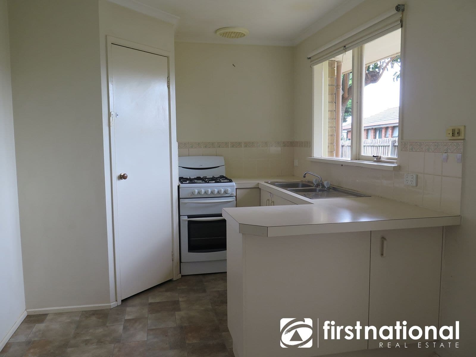 35 Simon Drive, Pakenham VIC 3810, Pakenham - Thumbnail 3