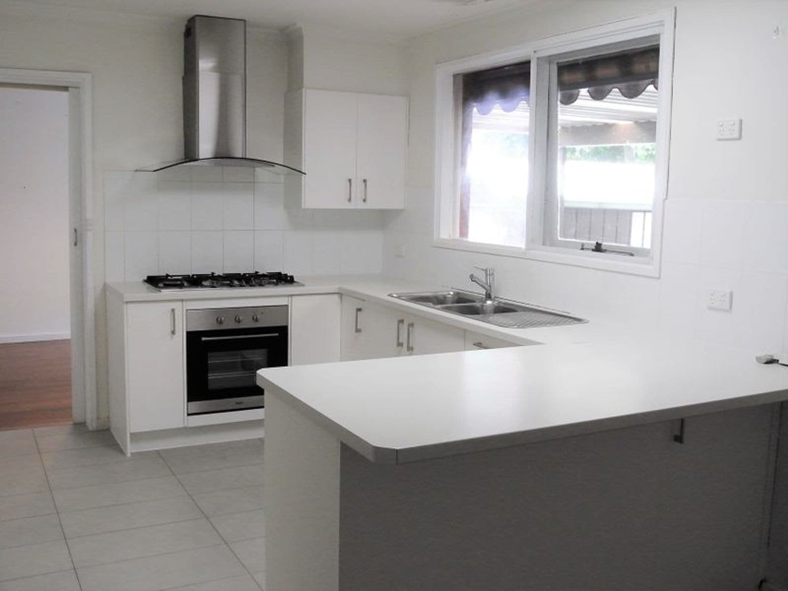 127 Brandon Park Drive, Wheelers Hill VIC 3150, Wheelers Hill - Thumbnail 2