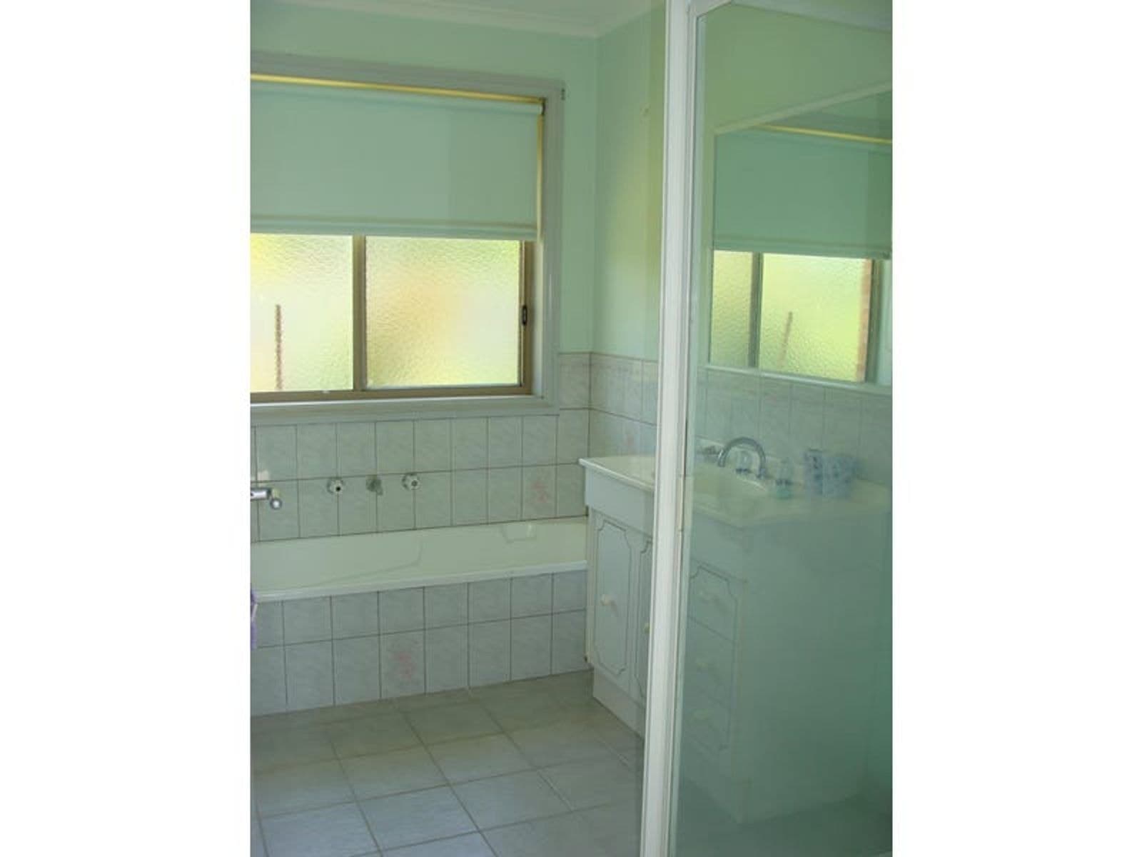 12 Illawarra Drive, Echuca, VIC 3564, Echuca - Thumbnail 5