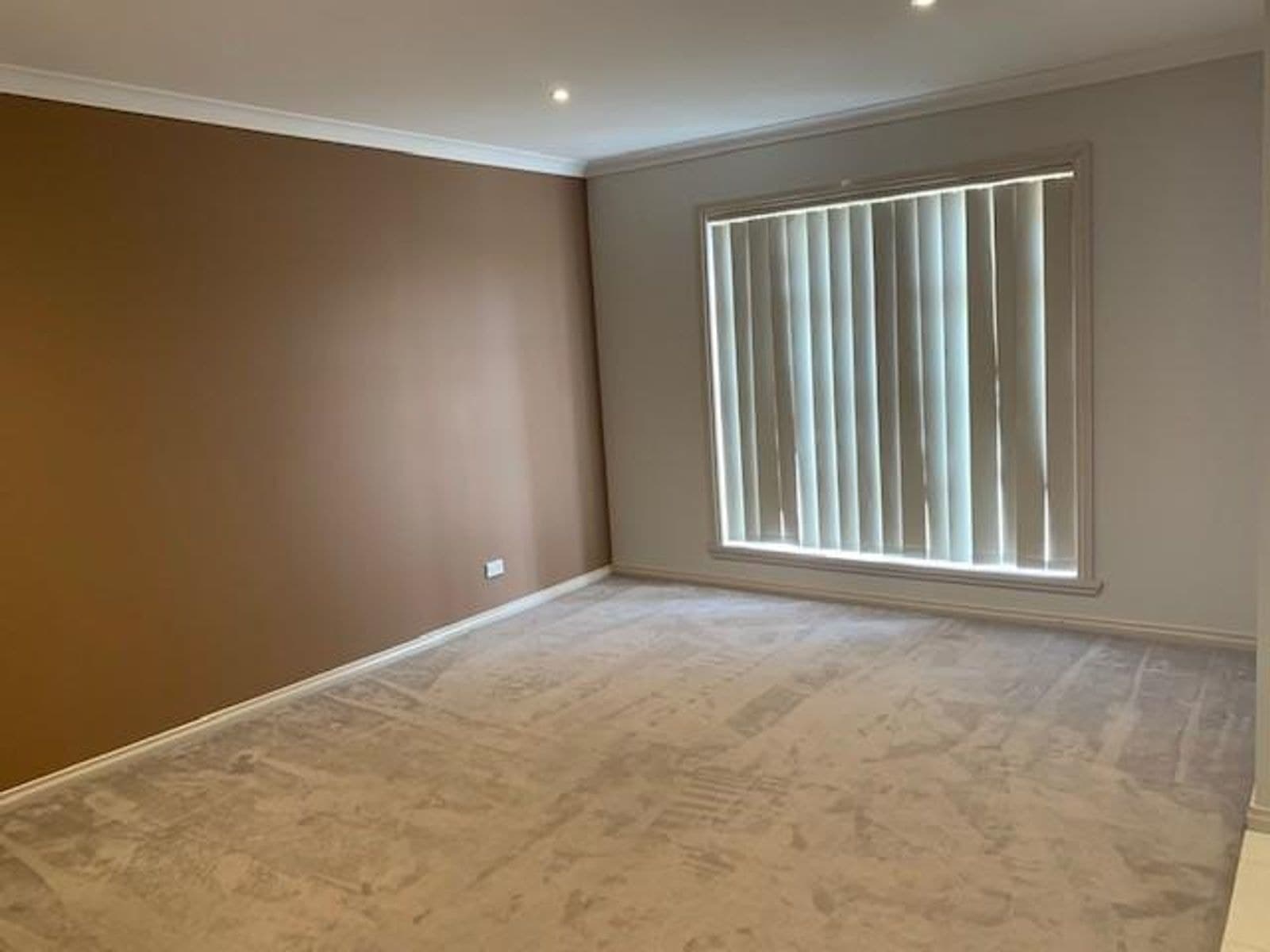 11 Wyperfield Avenue, Craigieburn VIC 3064, Craigieburn - Thumbnail 2