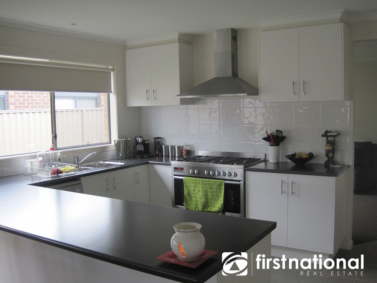10 Keating Street, Pakenham VIC 3810, Pakenham - Thumbnail 2