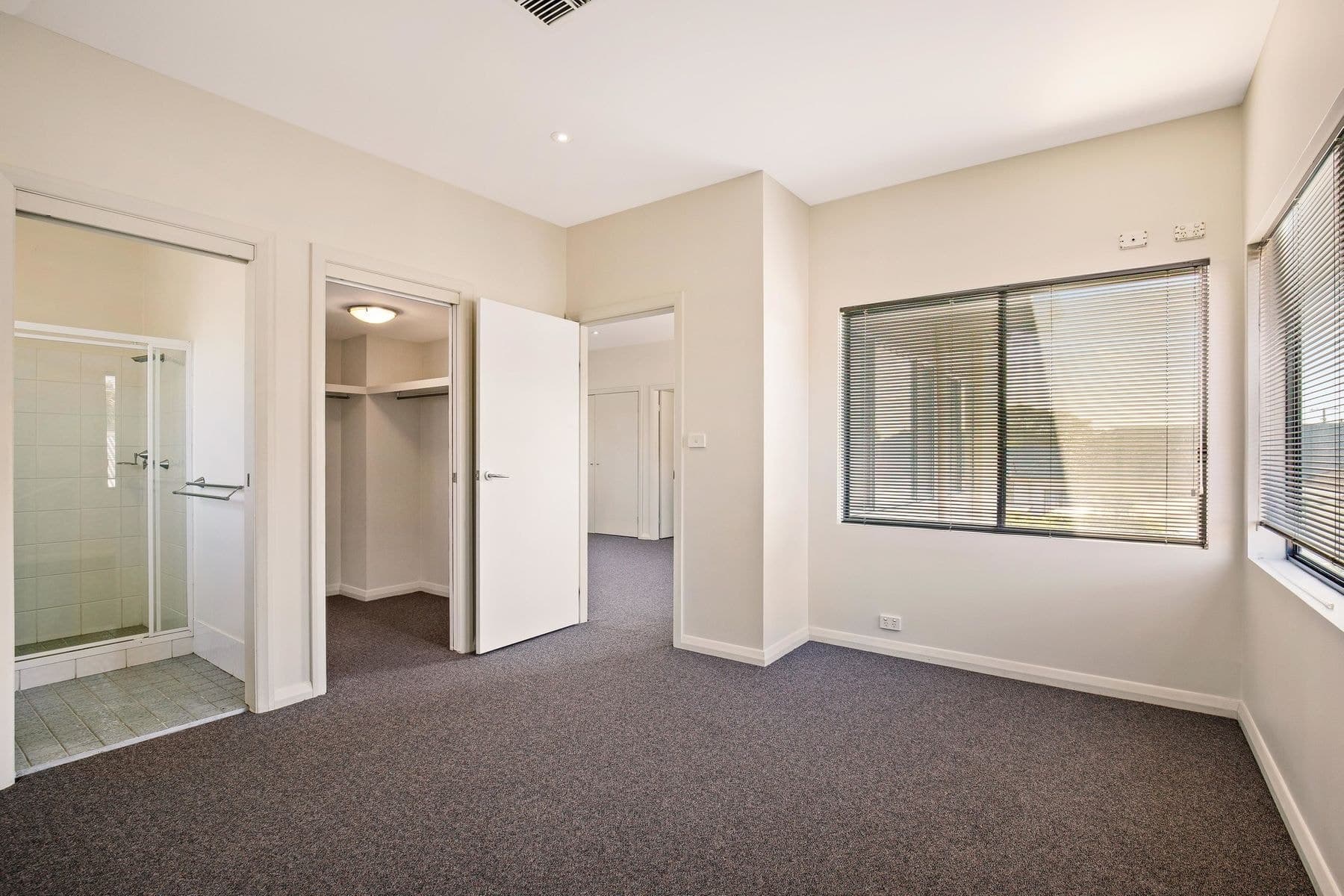 4 Watkins Street, The Junction NSW 2291, The Junction - Thumbnail 8