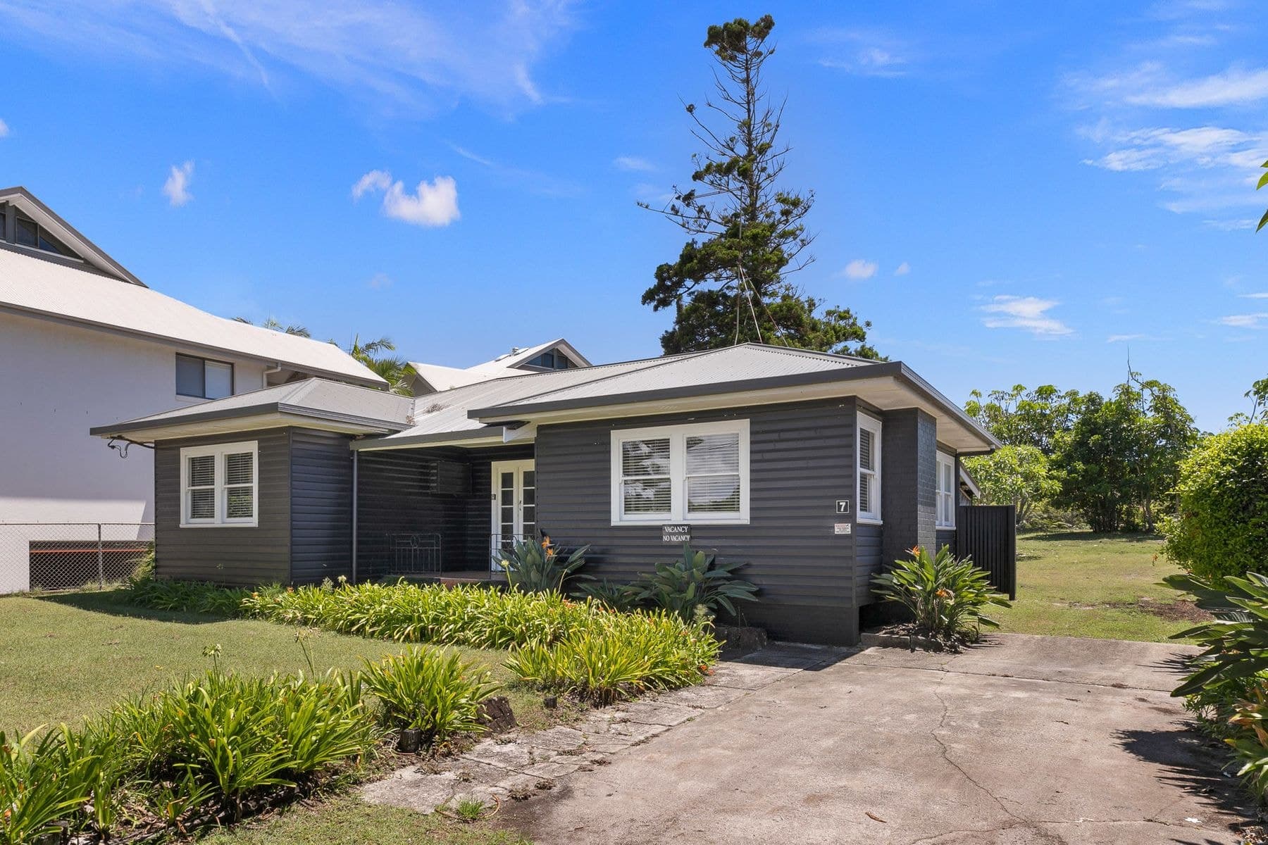 7 Shirley Street, Byron Bay NSW 2481, Byron Bay - Thumbnail 2
