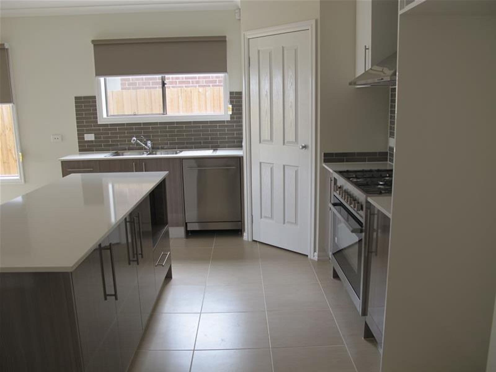 20 Charter Road, Werribee, VIC 3030, Werribee - Thumbnail 2