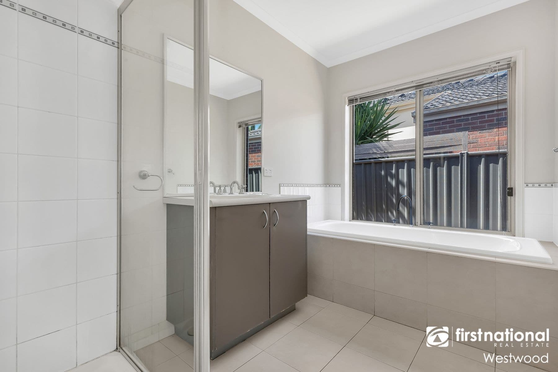 10 Maclarens Close, Wyndham Vale VIC 3024, Wyndham Vale - Thumbnail 5