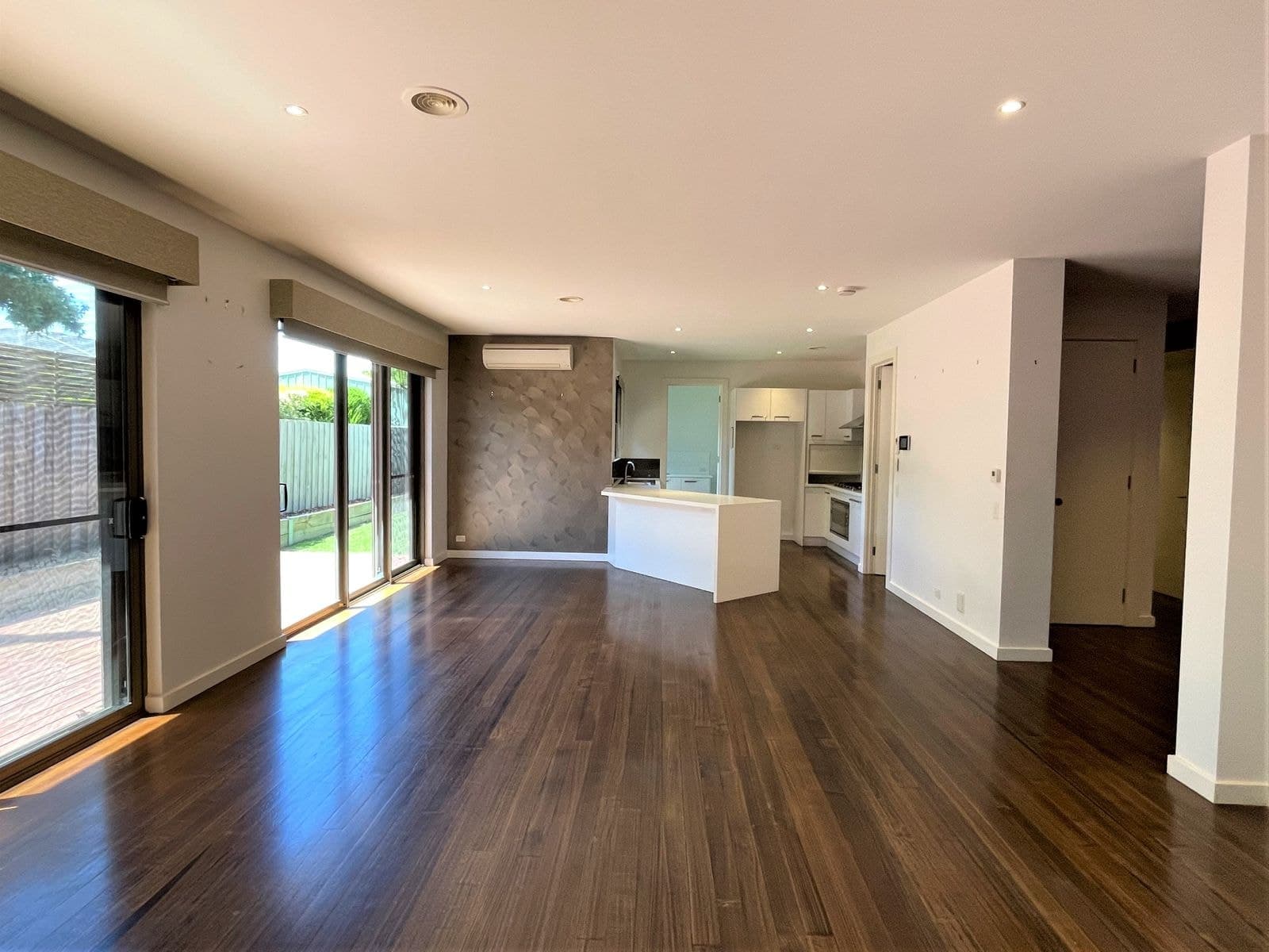 2/18 Donald Street, Mount Waverley VIC 3149, Mount Waverley - Thumbnail 2