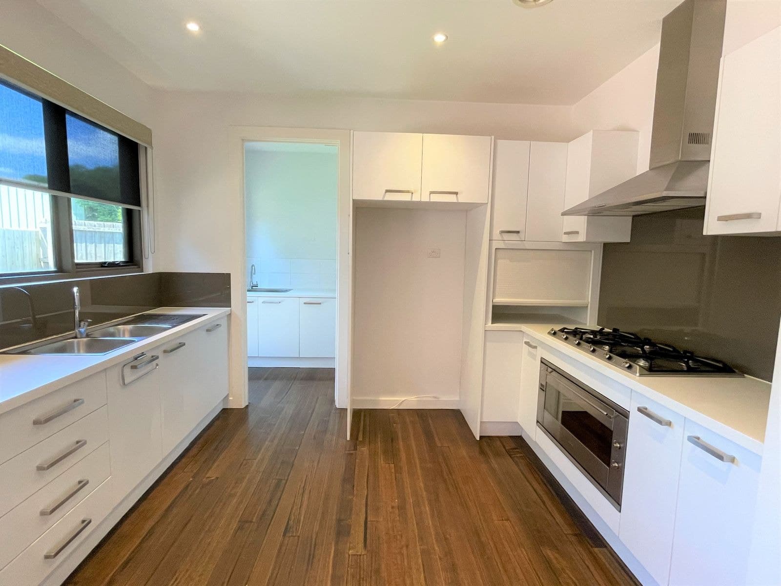2/18 Donald Street, Mount Waverley VIC 3149, Mount Waverley - Thumbnail 3