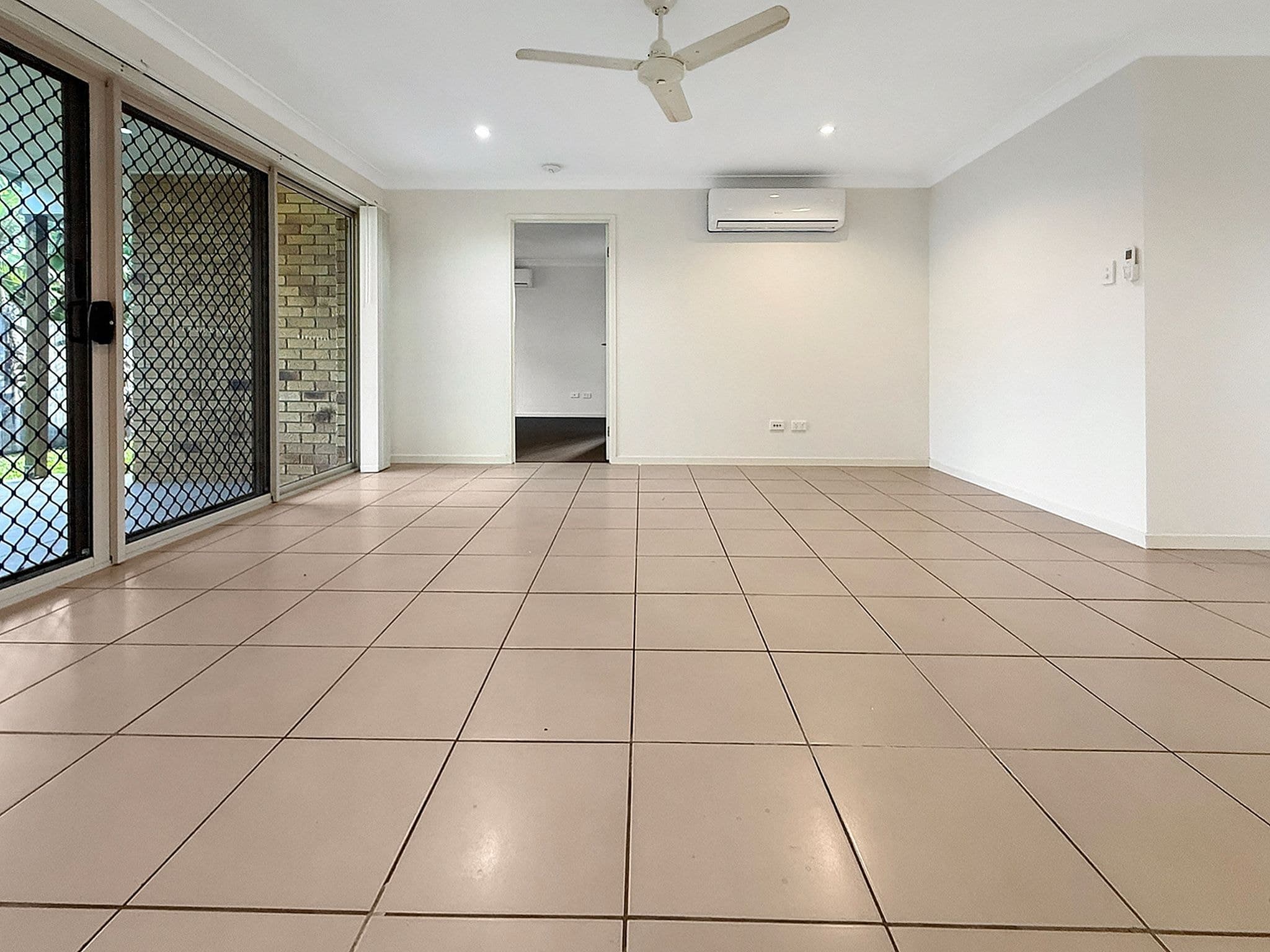 1/37 Koala Drive, Morayfield QLD 4506, Morayfield - Thumbnail 2