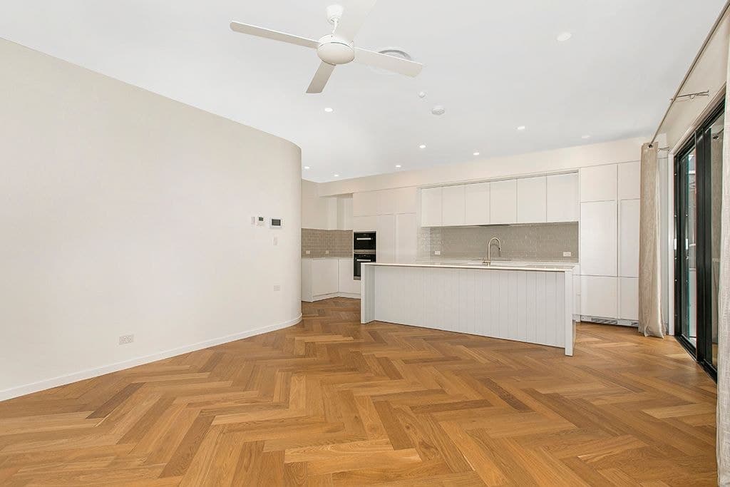 2/14 Allen Street, Hamilton QLD 4007, Hamilton - Thumbnail 2