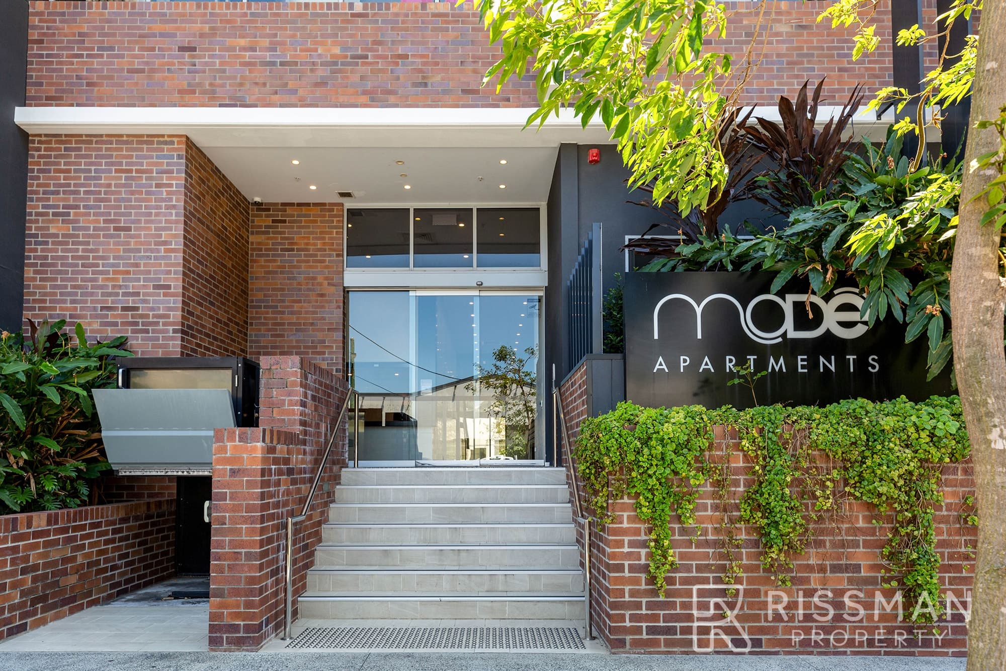 1005/42 Wyandra Street, Newstead - Image 1