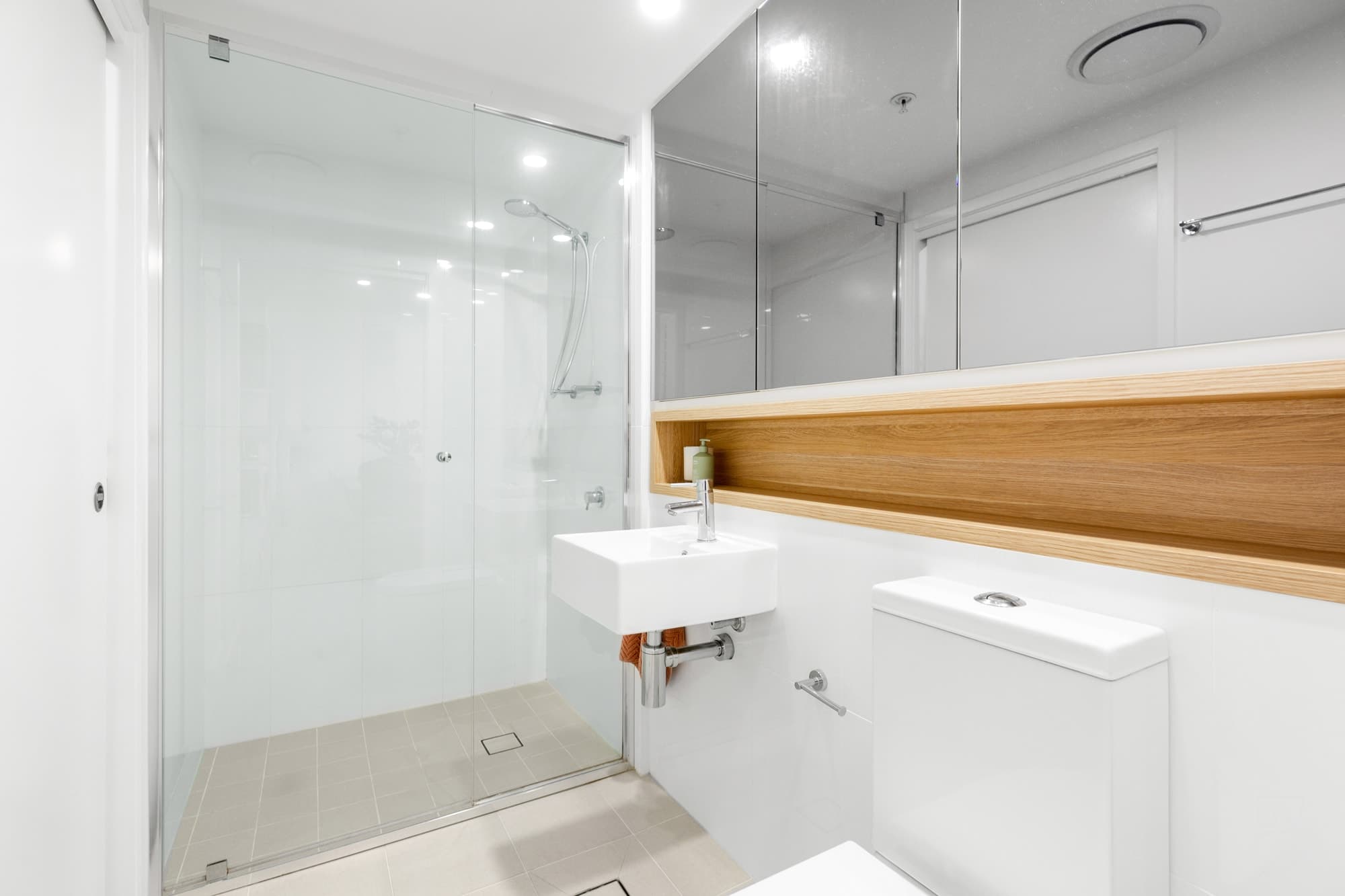 1111/42 Wyandra Street, Newstead - Image 1