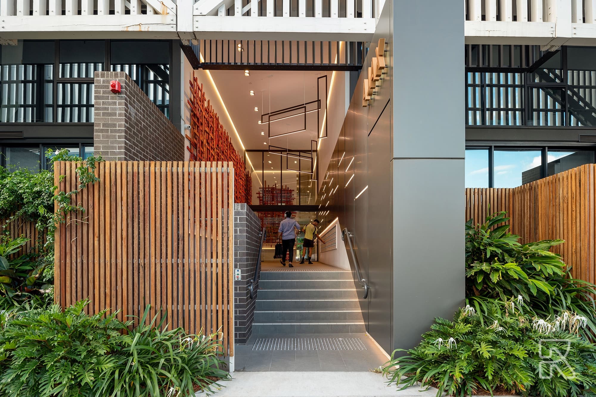 4057/41 Austin Street, Newstead - Thumbnail 2