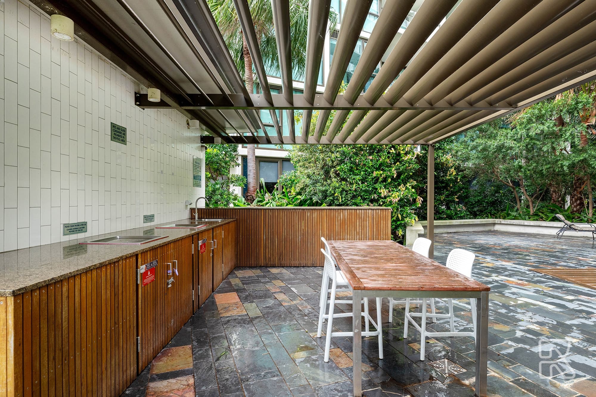 705/10 Stratton Street, Newstead - Thumbnail 2