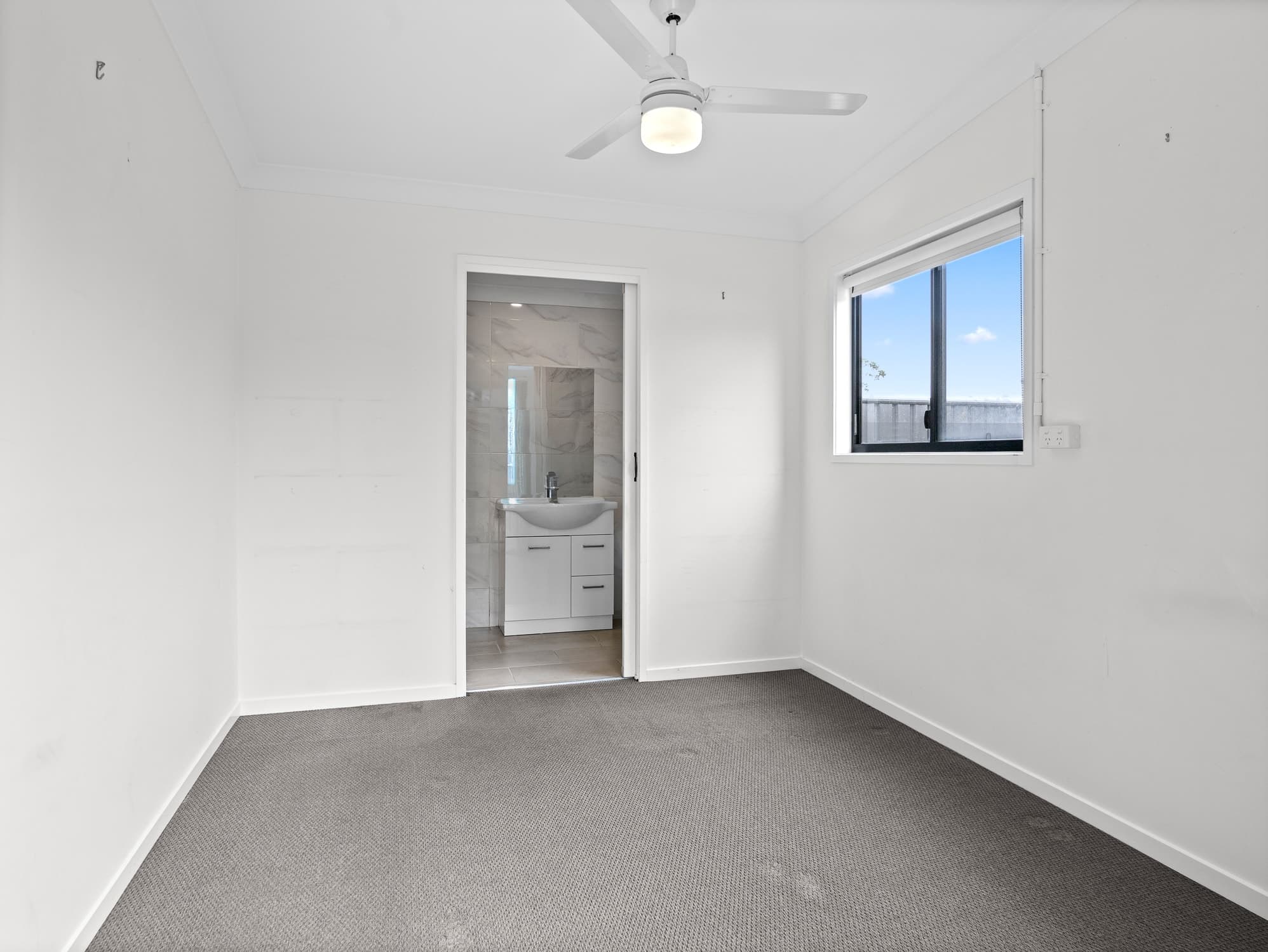 8 Elkhorn Street, Kuluin - Thumbnail 2