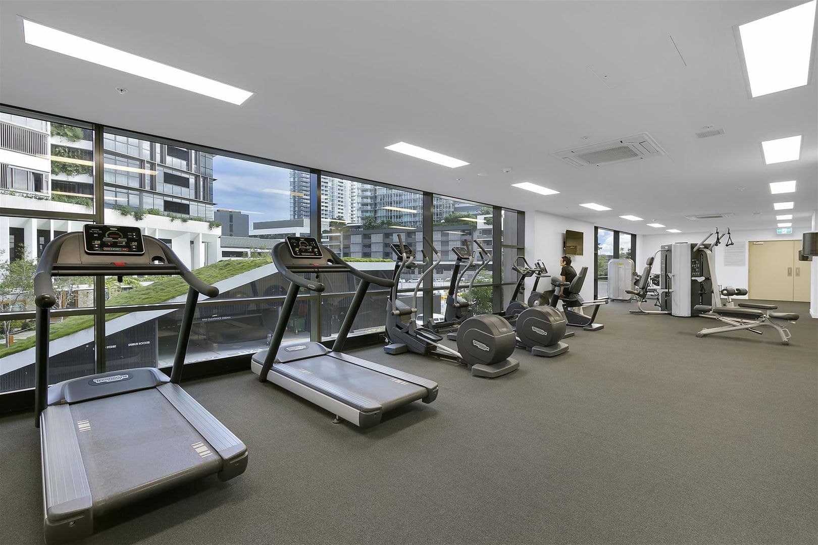 1137/12 Longland Street, Newstead - Thumbnail 4