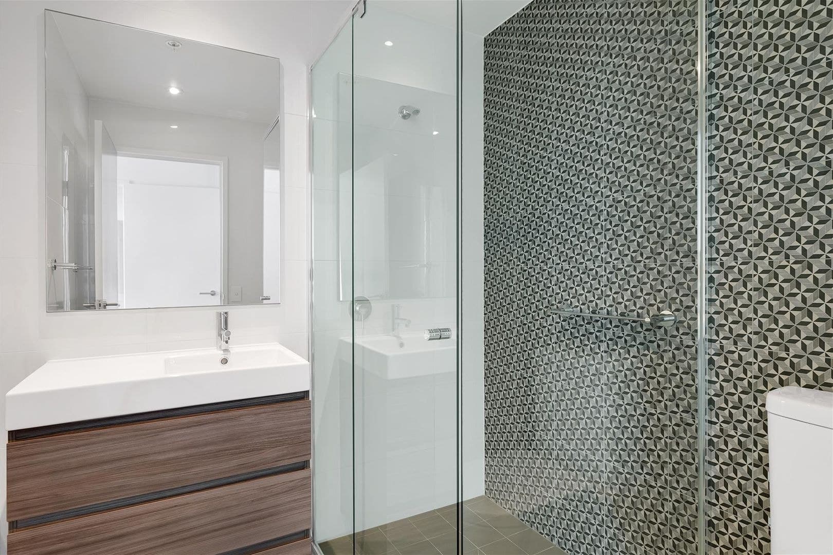 1137/12 Longland Street, Newstead - Thumbnail 8