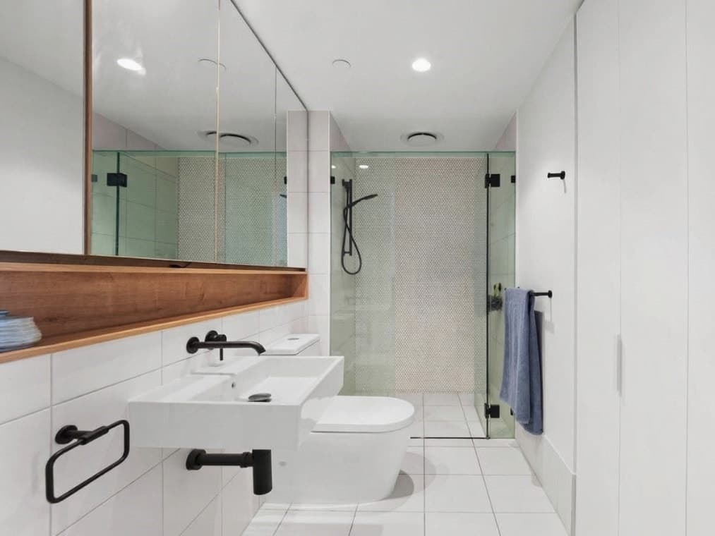 1101/14 Ella Street, Newstead - Image 1