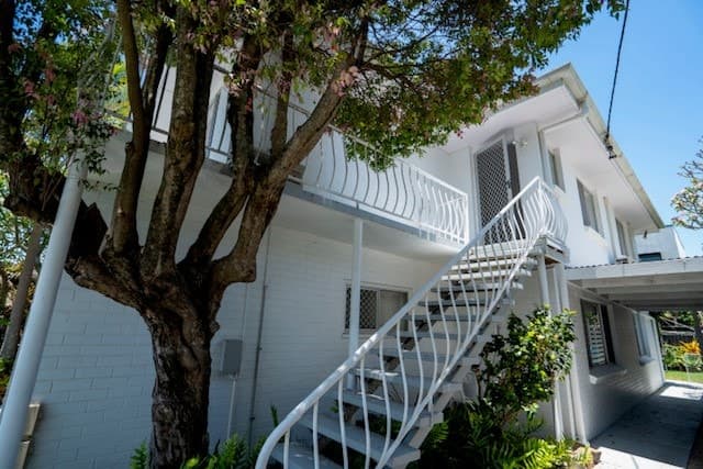 1/24 Seashell Avenue, Mermaid Beach - Thumbnail 2