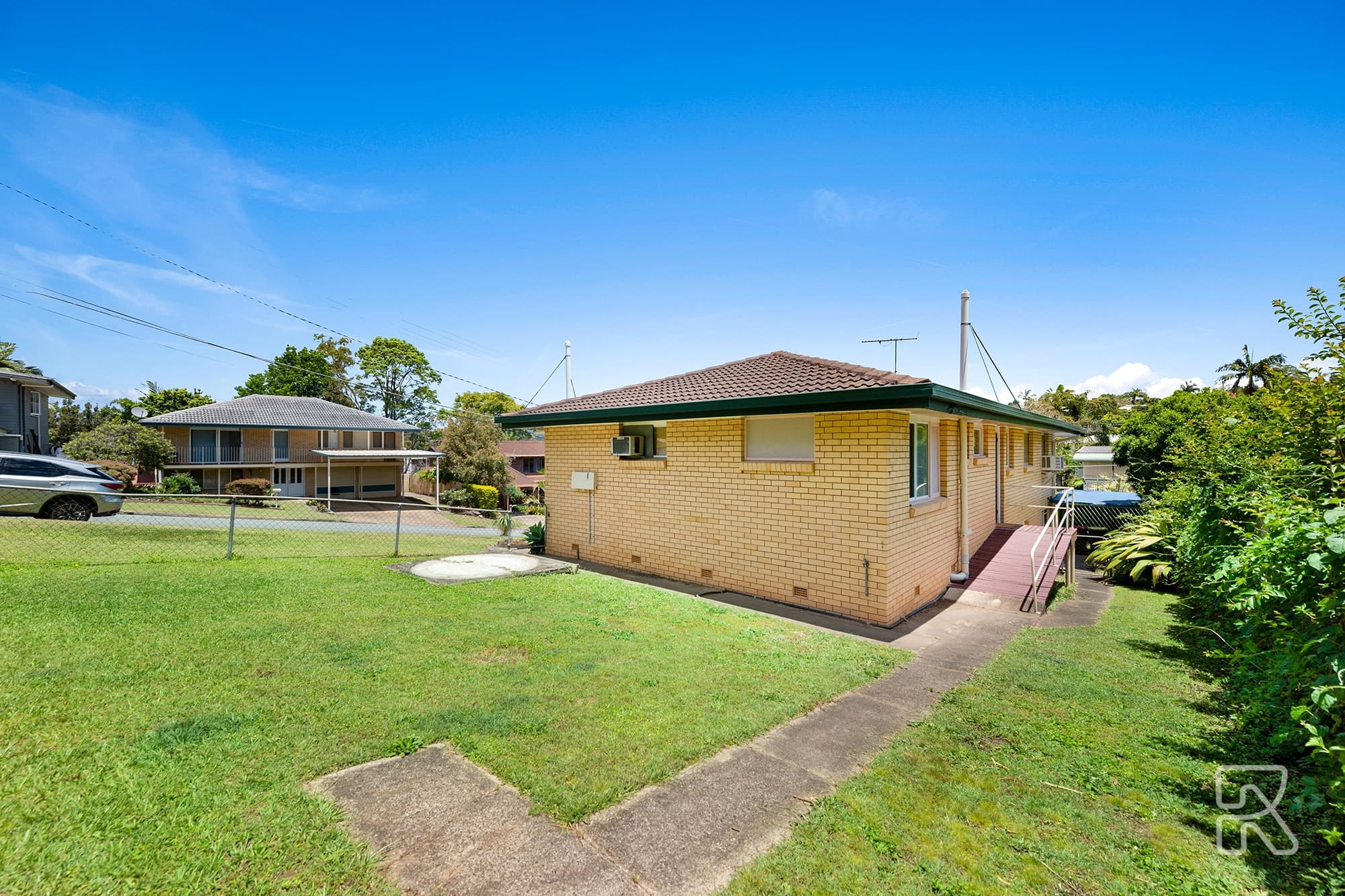 24 Allara Crescent, Ferny Hills - Thumbnail 2