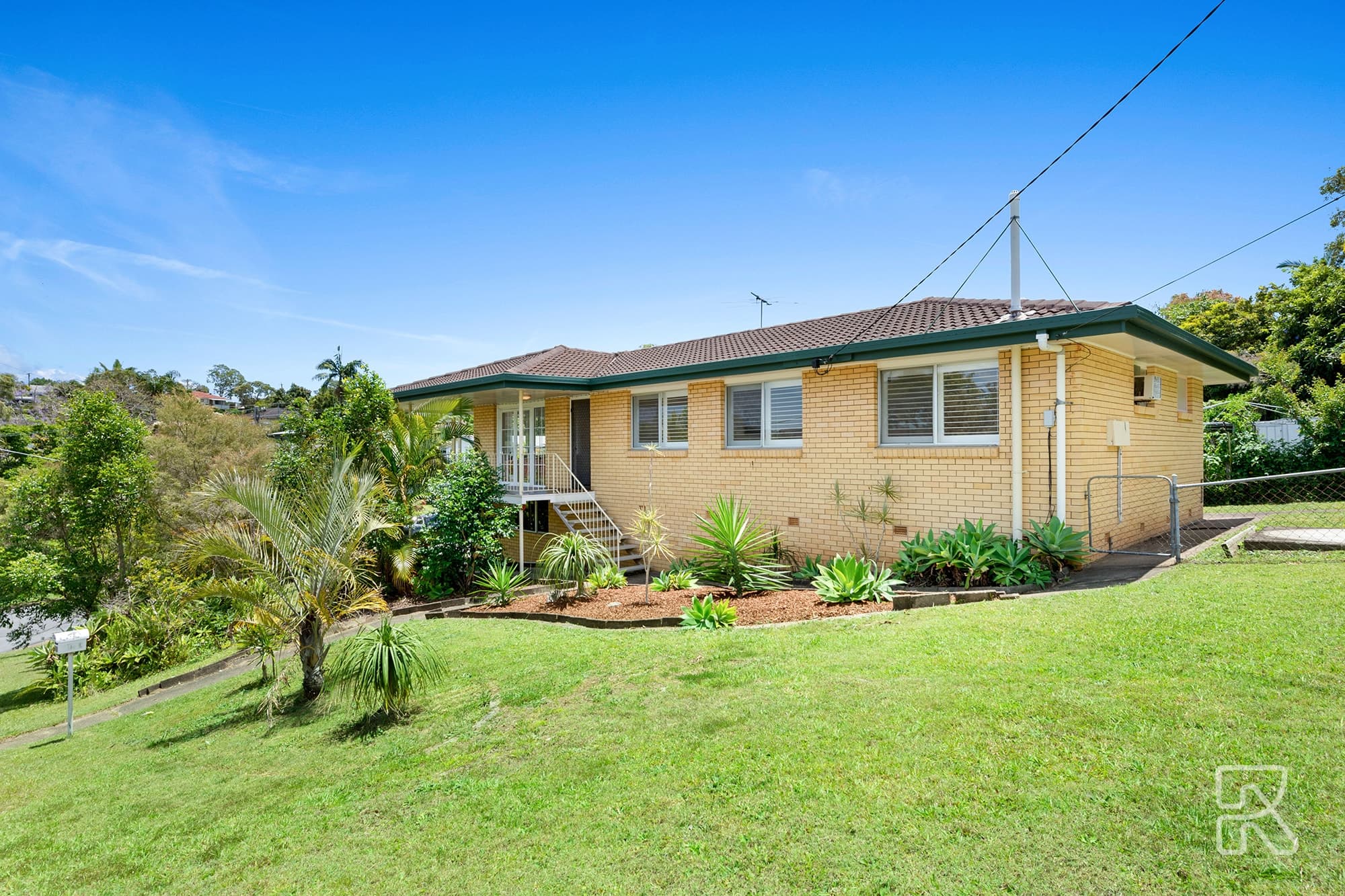 24 Allara Crescent, Ferny Hills - Thumbnail 3